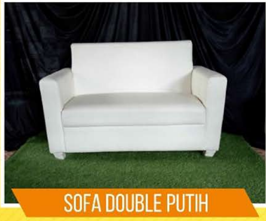 Sofa Double Putih Elegan